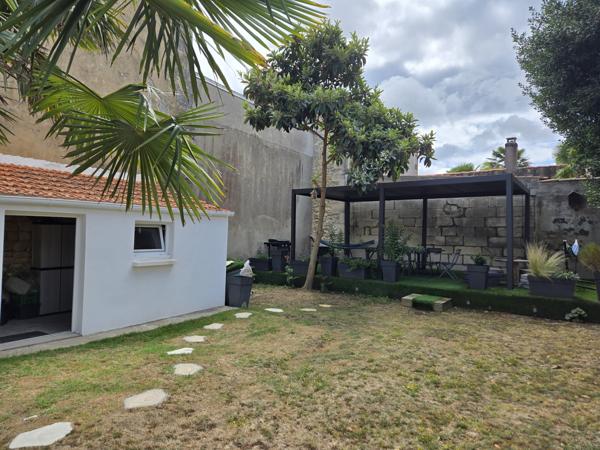 Immeuble 140.46 m² 1 etage(s)