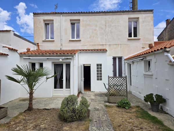 Immeuble 140.46 m² 1 etage(s)