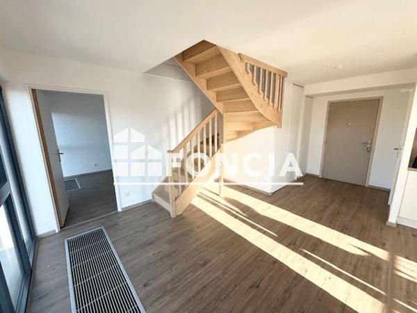 Location Appartement 4 pièces 90.2 m² - 9 RUE SERGENT RENE-MARIE RIVIERE Saint Etinne 42000