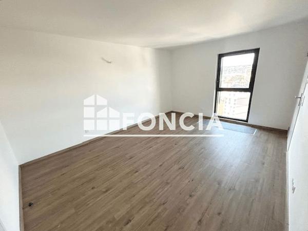 Location Appartement 4 pièces 90.2 m² - 9 RUE SERGENT RENE-MARIE RIVIERE Saint Etinne 42000