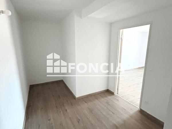 Location Appartement 4 pièces 90.2 m² - 9 RUE SERGENT RENE-MARIE RIVIERE Saint Etinne 42000