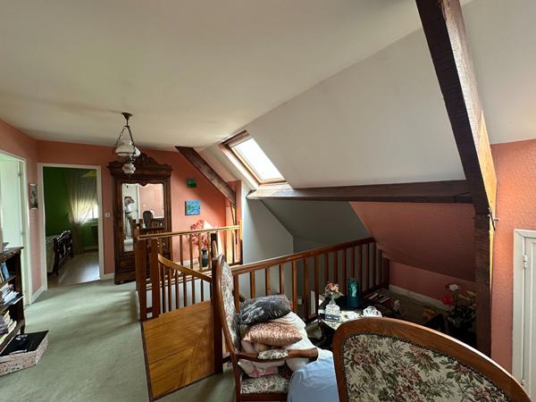 CHATEAUROUX - Pavillon 160 m² - vie de plain-pied - 4 chs - terrain 1200 m² avec dépendances