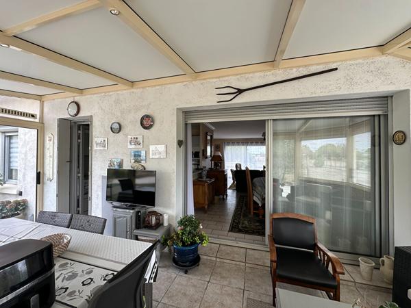 CHATEAUROUX - Pavillon 160 m² - vie de plain-pied - 4 chs - terrain 1200 m² avec dépendances