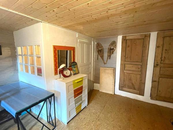 Jolie maison de village avec terrasse et jardin d'environ 196 m²- Chaley 01230