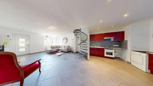 Vente                                                      Maison
                        
                     5 pièces                      110 m2                     à Nangis