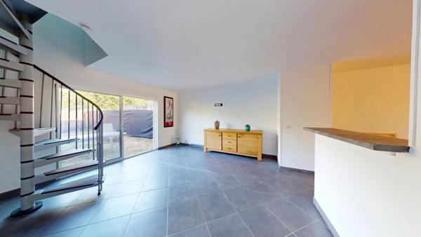 Vente                                                      Maison
                        
                     5 pièces                      110 m2                     à Nangis