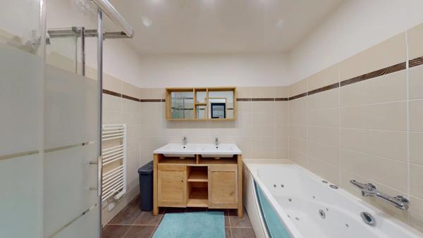 Vente                                                      Maison
                        
                     5 pièces                      110 m2                     à Nangis