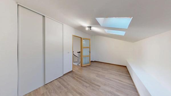 Vente                                                      Maison
                        
                     5 pièces                      110 m2                     à Nangis