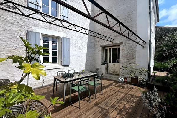 Maison Saint Sauveur D Aunis 5 pièce(s) 160 m2 - 3/4 chambres, Saint sauveur d aunis 17540