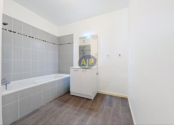 Appartement à vendre Carquefou - 3 pièces, 64m² avec 2 chambre(s) à 265 000€ - AJP Immobilier Nantes Sud