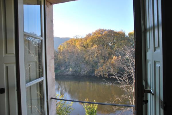 Grézels (46700) Manoir au bord du Lot avec 3,7 ha