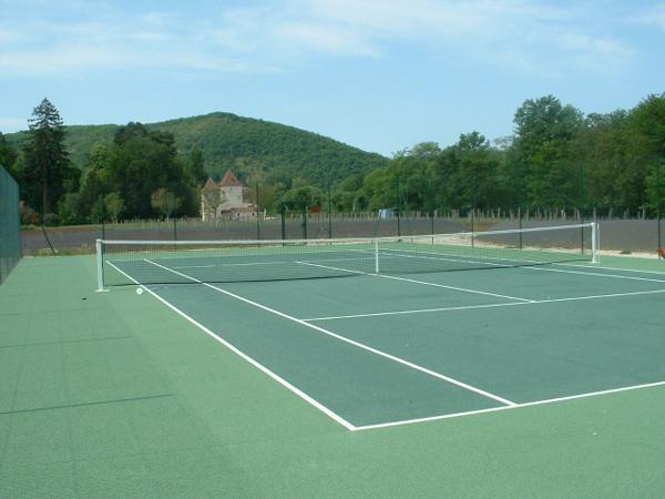 Grézels (46700) Manoir au bord du Lot avec 3,7 ha