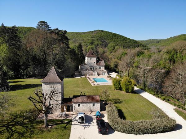 Grézels (46700) Manoir au bord du Lot avec 3,7 ha