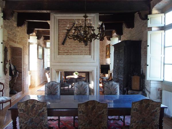 Grézels (46700) Manoir au bord du Lot avec 3,7 ha