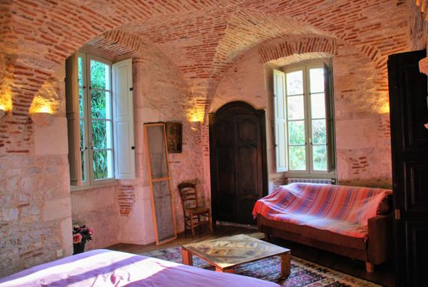 Grézels (46700) Manoir au bord du Lot avec 3,7 ha