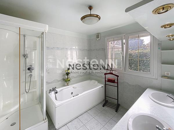 Maison de 215 m² avec plus d'1 ha de terrain et dépendances en campagne d'Ambon