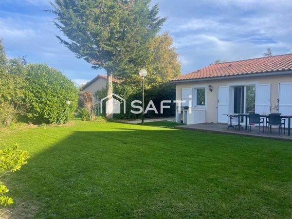 maison plan pied 110 m2 terrain 710 m2 CLOS 3 CHAMBRES PISCINE CLIMATISATION 2024 CHAUFFAGE 2024 PORTAIL ELECTRIQUE