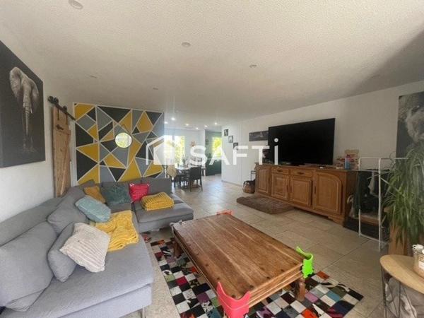 maison plan pied 110 m2 terrain 710 m2 CLOS 3 CHAMBRES PISCINE CLIMATISATION 2024 CHAUFFAGE 2024 PORTAIL ELECTRIQUE