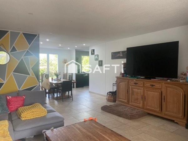 maison plan pied 110 m2 terrain 710 m2 CLOS 3 CHAMBRES PISCINE CLIMATISATION 2024 CHAUFFAGE 2024 PORTAIL ELECTRIQUE