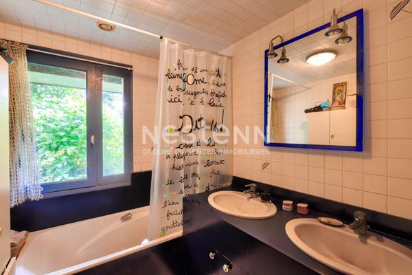 Charmante maison d architecte sur un superbe terrain de 1,2 hectare a Plemet