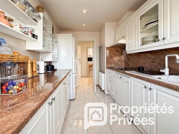 2P Dernier étage  Vue mer & Hippodrome