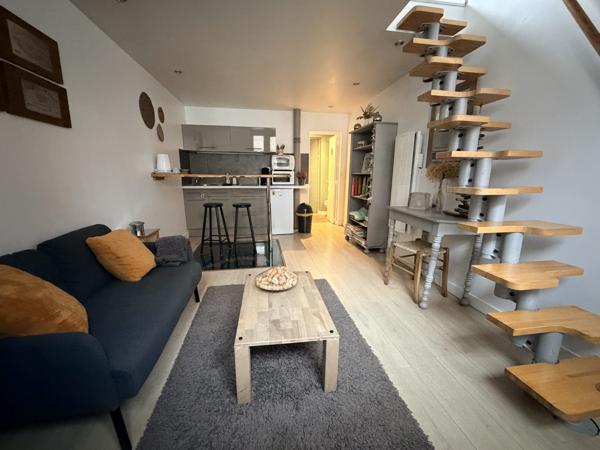 À vendre - Maison contemporaine, 7 pièces située à Villeneuve-d'Ascq (59491)