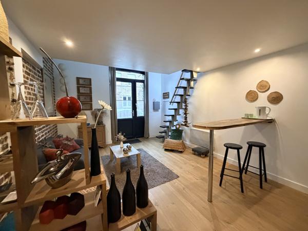À vendre - Maison contemporaine, 7 pièces située à Villeneuve-d'Ascq (59491)