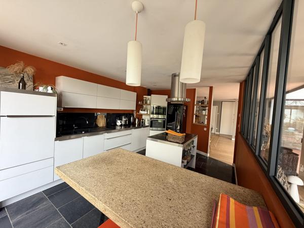 À vendre - Maison contemporaine, 7 pièces située à Villeneuve-d'Ascq (59491)