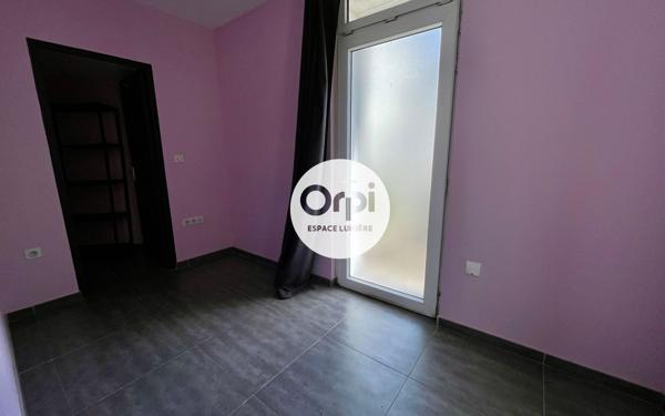 Immeuble à vendre    2 pièces •  Saint-Étienne-au-Mont