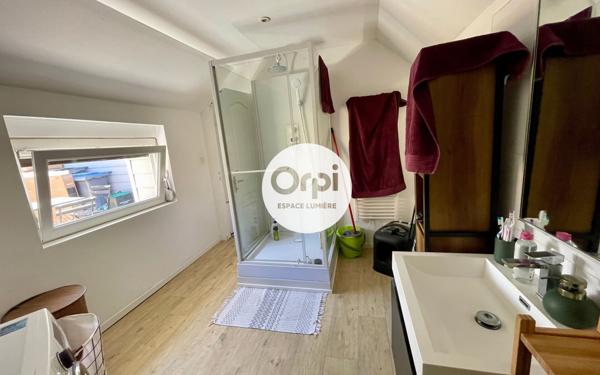 Immeuble à vendre    2 pièces •  Saint-Étienne-au-Mont