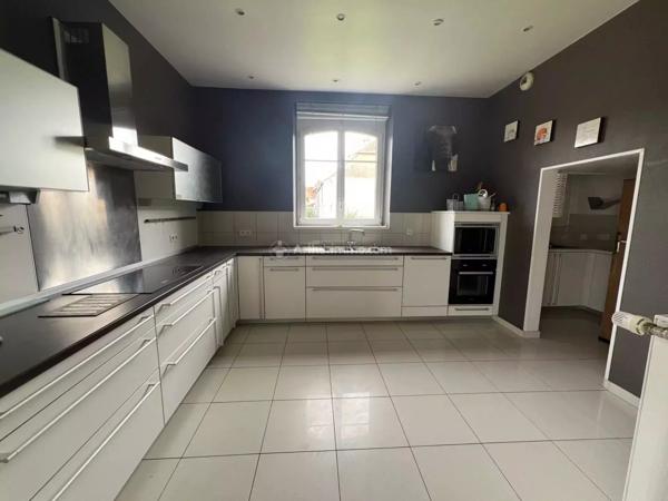 Vente Propriété 10 pièces 323 m2 à Liffol-le-Grand