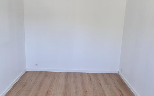 Immeuble à vendre    6 pièces •  Trith-Saint-Léger