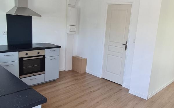 Immeuble à vendre    6 pièces •  Trith-Saint-Léger