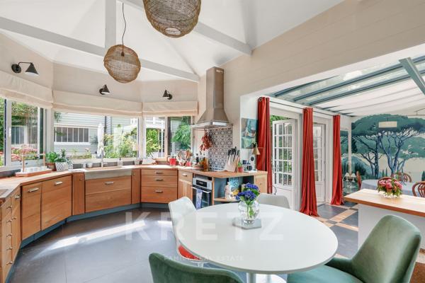 Maison d'exception avec grand jardin et dépendance au coeur de Courbevoie