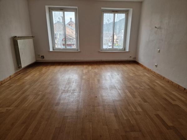 Immeuble à vendre proche SCHIRMECK - IMMEUBLE de 3 APPARTEMENTS T3 + 2 GARAGES