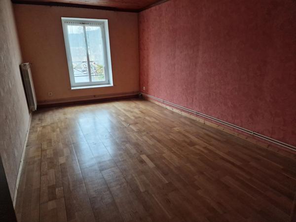 Immeuble à vendre proche SCHIRMECK - IMMEUBLE de 3 APPARTEMENTS T3 + 2 GARAGES