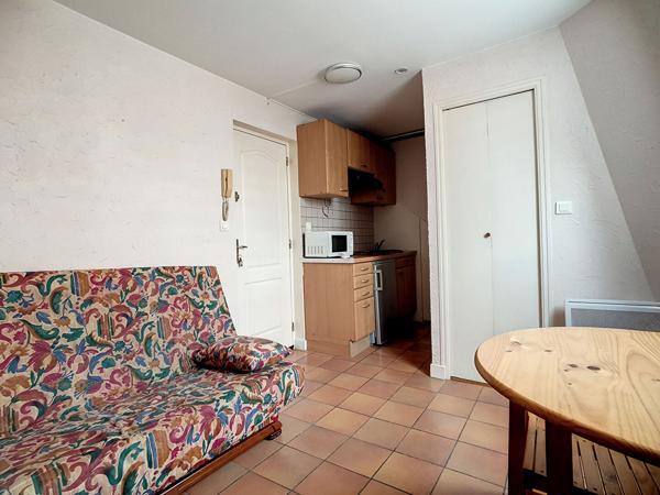 Location appartement Auxerre - 1 pièce(s) - 12 m² - 302 € / mois