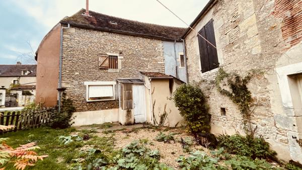Villiers-sur-Yonne (58500) Maison de campagne à vendre à VILLIERS-SUR-YONNE 60 000 € F.A.I.