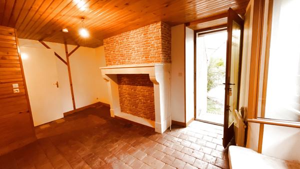 Villiers-sur-Yonne (58500) Maison de campagne à vendre à VILLIERS-SUR-YONNE 60 000 € F.A.I.