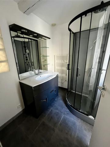 Les Arcs (83460) Fraction d'immeuble de rapport - Centre village- Bonne rentabilité