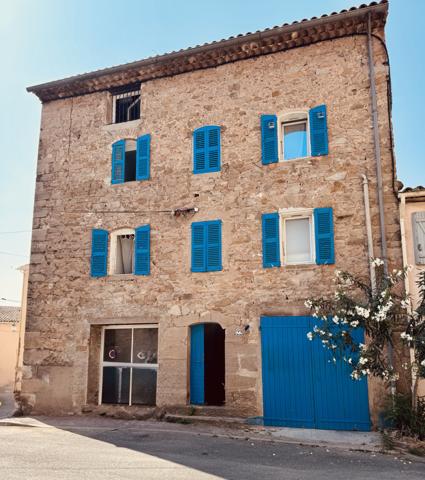 Les Arcs (83460) Fraction d'immeuble de rapport - Centre village- Bonne rentabilité