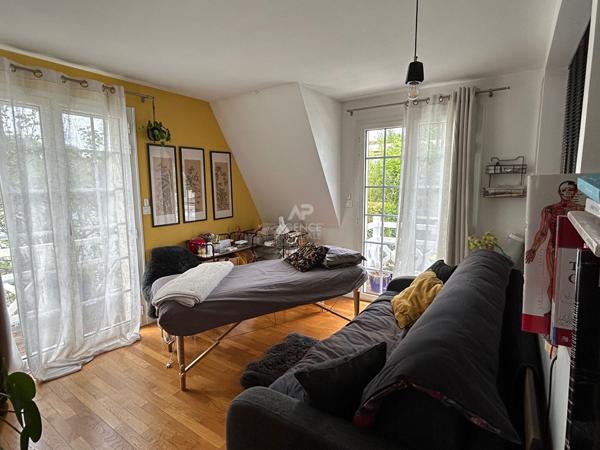 Maison Le Mesnil Le Roi Loyer 3 800 €/mois **  - Référence  4690
