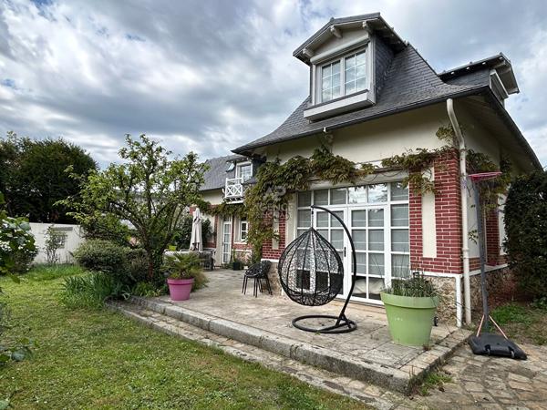 Maison Le Mesnil Le Roi Loyer 3 800 €/mois **  - Référence  4690