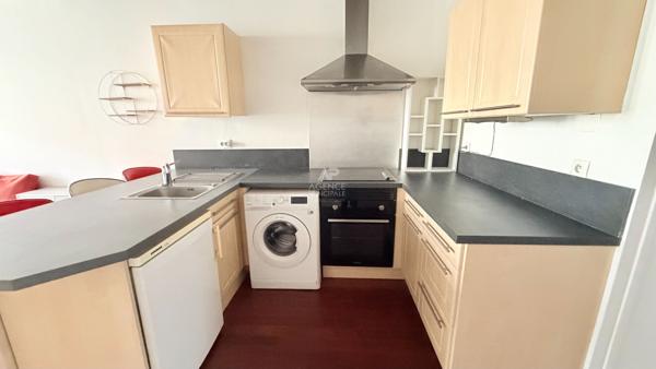 Grand Studio meublé 32 m² - HYPER-CENTRE Saint-Germain-en-Laye Loyer 950 €/mois charges comprises **  - Référence  18088