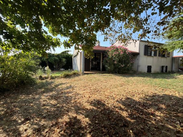 SAINT AUBIN LA PLAINE CALME ABSOLU MAISON SEMI PLAIN PIED 4 CHAMBRES AVEC PISCINE ET ANNEXES SUR 1375M²