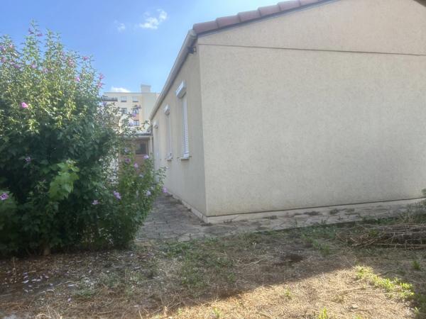 GERZAT MAISON F4 PLAIN PIED 74 M2 AVEC GARAGE