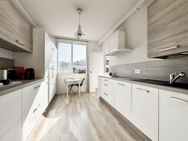 A VENDRE APPARTEMENT TYPE 4  20000 AJACCIO TERRASSE VUE MER