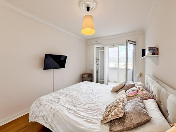 A VENDRE APPARTEMENT TYPE 4  20000 AJACCIO TERRASSE VUE MER