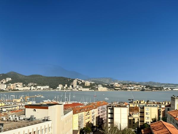 A VENDRE APPARTEMENT TYPE 4  20000 AJACCIO TERRASSE VUE MER