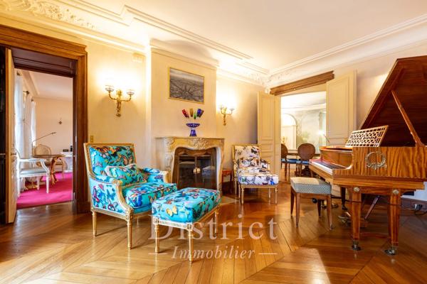 # Appartement – 180m² – Paris 8ème